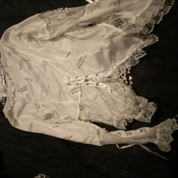 Whte lace and corset style top - Picture 3 of 3